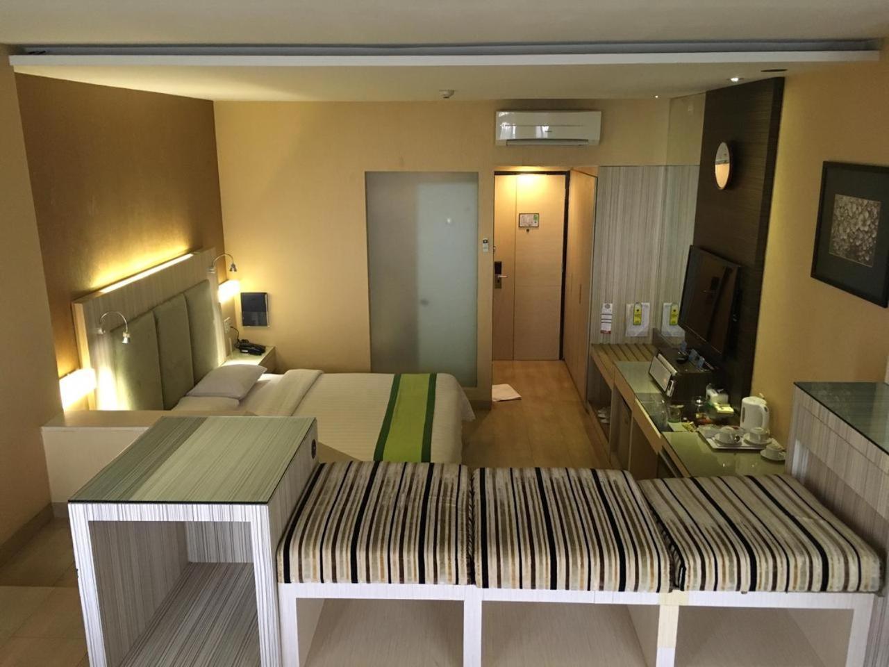 Hotel Wisata Niaga Purwokerto Exterior foto